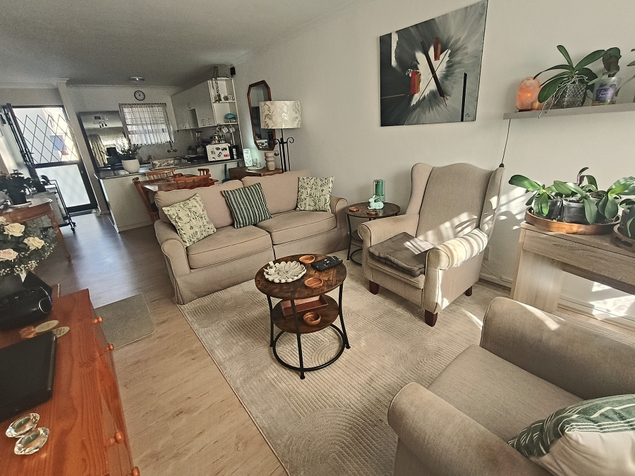 2 Bedroom Property for Sale in Gordons Bay Central Western Cape